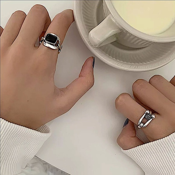 STERLING SILVER HORSESHOE ONYX RING SET - Picture 4 of 6